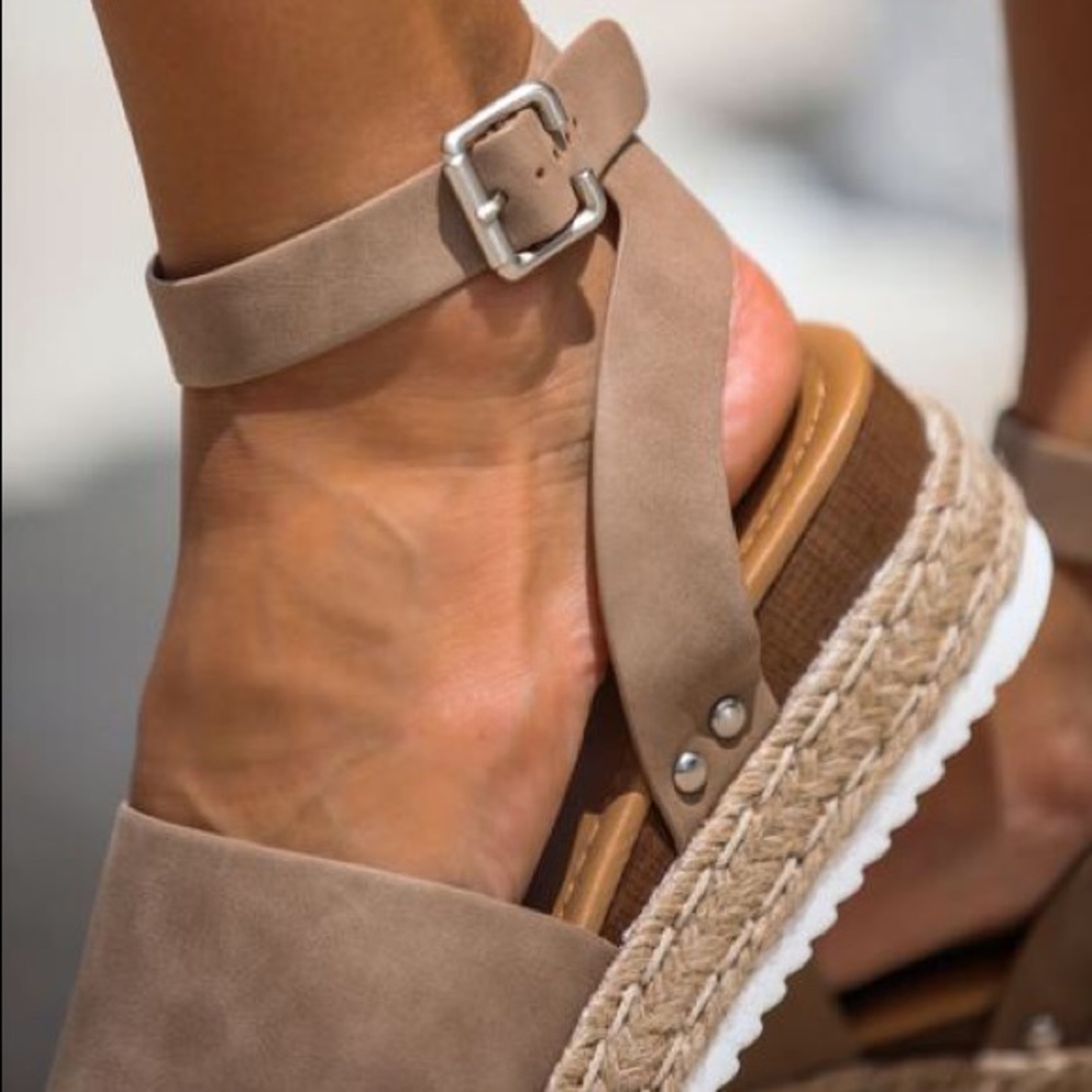‘The Ellie’ Suede Platform Espadrille In Natural - Picture 6 of 8